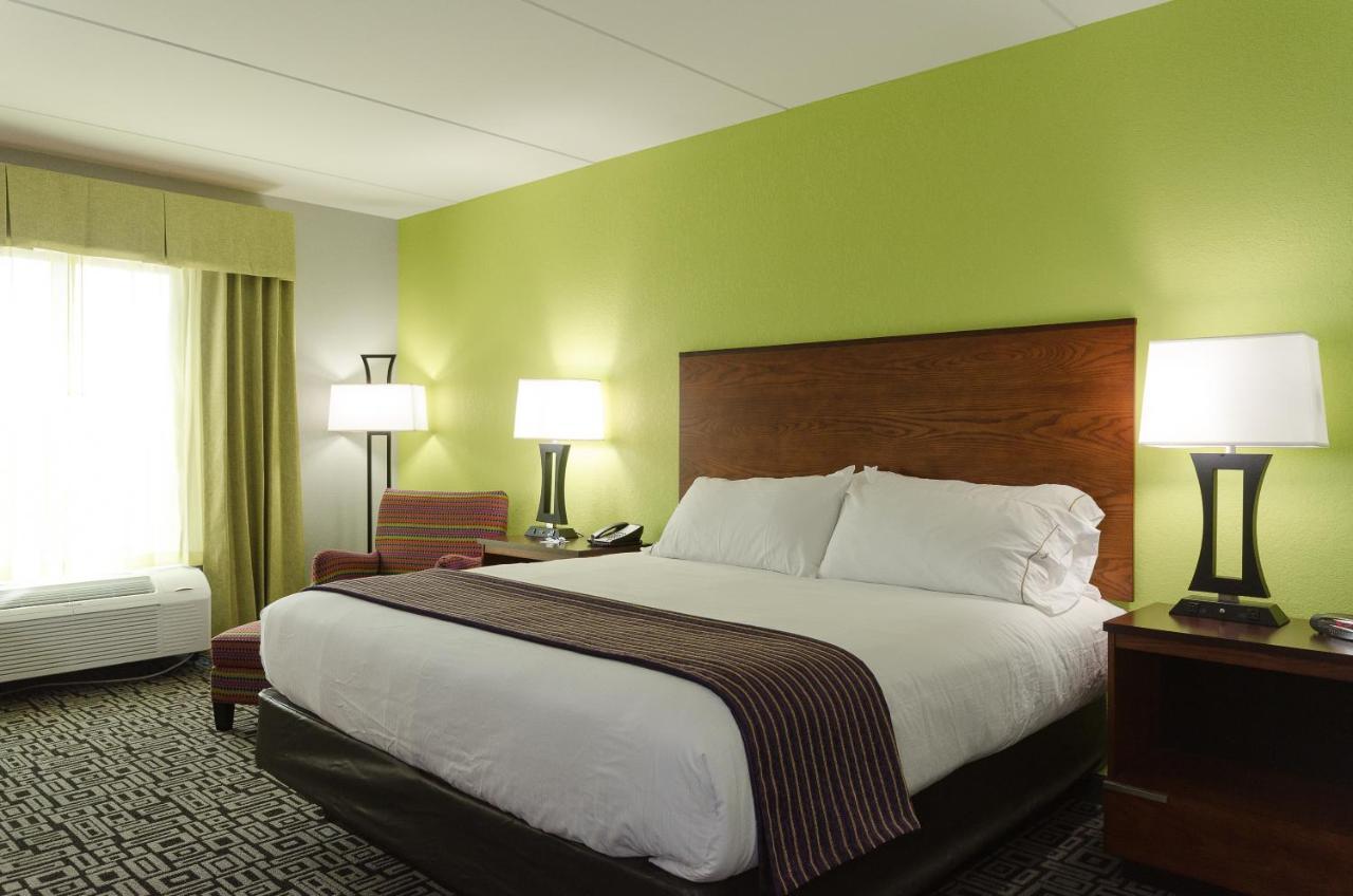 Holiday Inn Express Hickory - Hickory Mart By Ihg Dış mekan fotoğraf