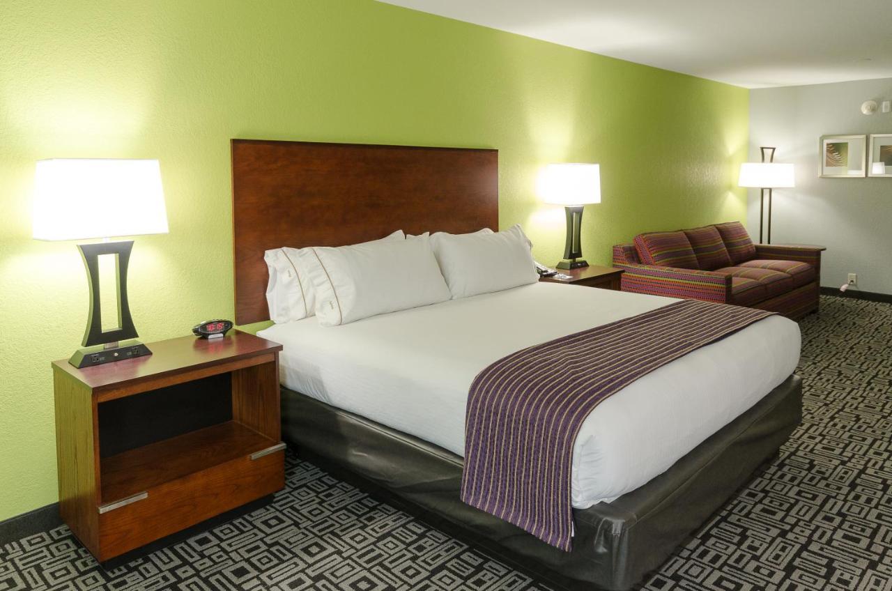 Holiday Inn Express Hickory - Hickory Mart By Ihg Dış mekan fotoğraf