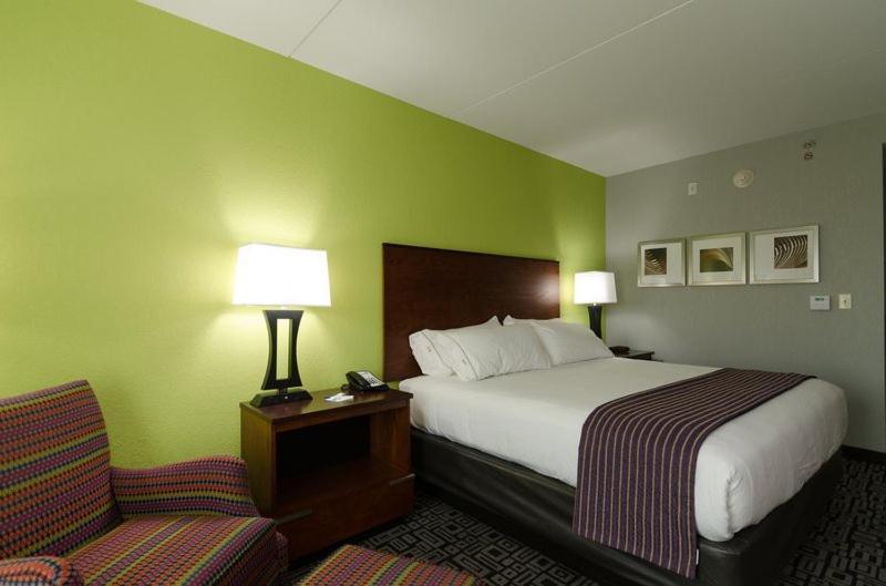 Holiday Inn Express Hickory - Hickory Mart By Ihg Dış mekan fotoğraf