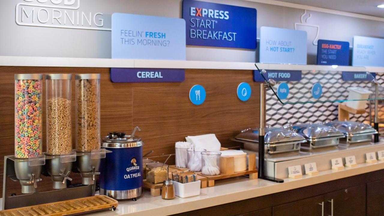 Holiday Inn Express Hickory - Hickory Mart By Ihg Dış mekan fotoğraf